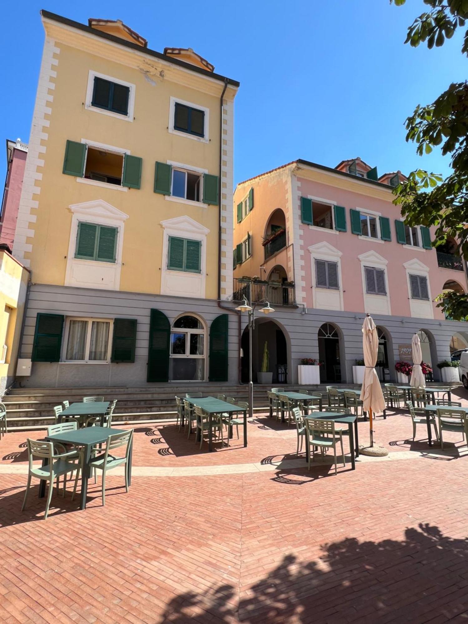 La Rosa Dei Venti, Centro Storico, 50 Metri Dalle Spiagge Apartment Ospedaletti Exterior photo