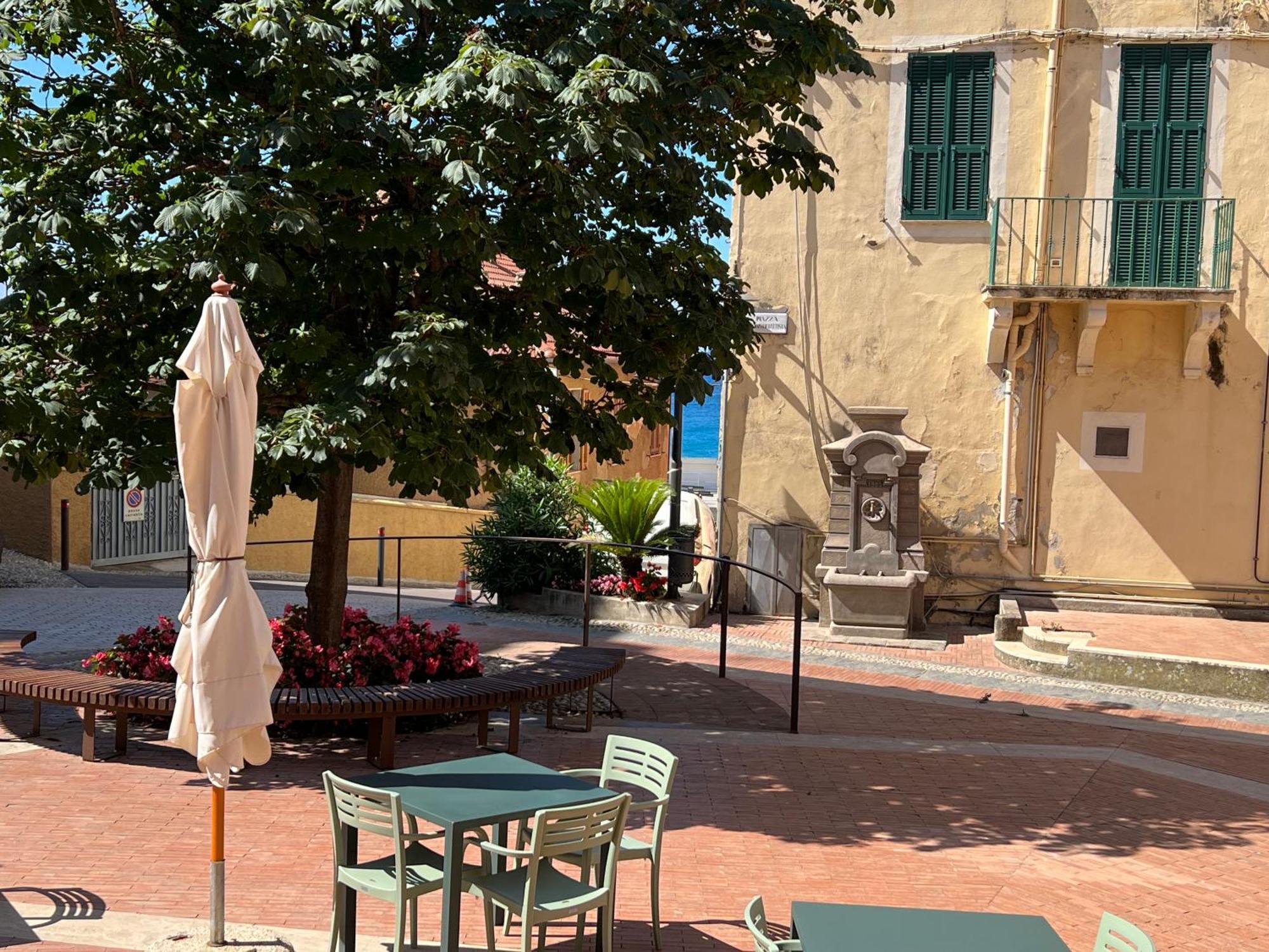 La Rosa Dei Venti, Centro Storico, 50 Metri Dalle Spiagge Apartment Ospedaletti Exterior photo